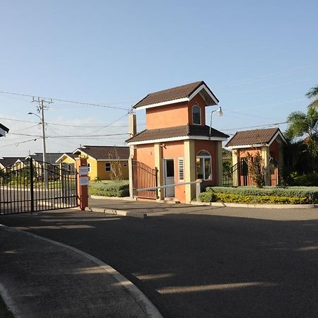 Ocho Rios - Drax Hall Country Club 2-Bed Luxury Villa 奥乔里奥斯 外观 照片
