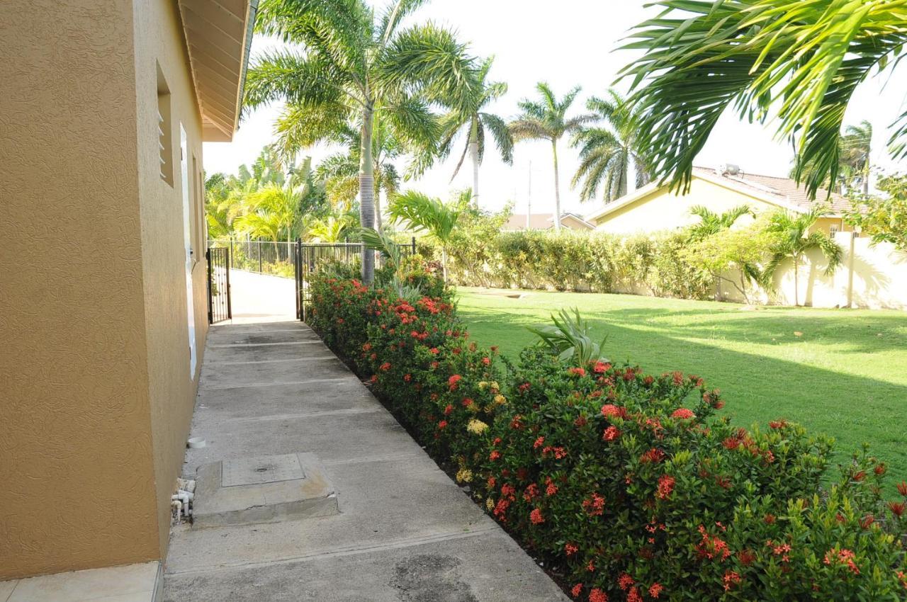 Ocho Rios - Drax Hall Country Club 2-Bed Luxury Villa 奥乔里奥斯 外观 照片