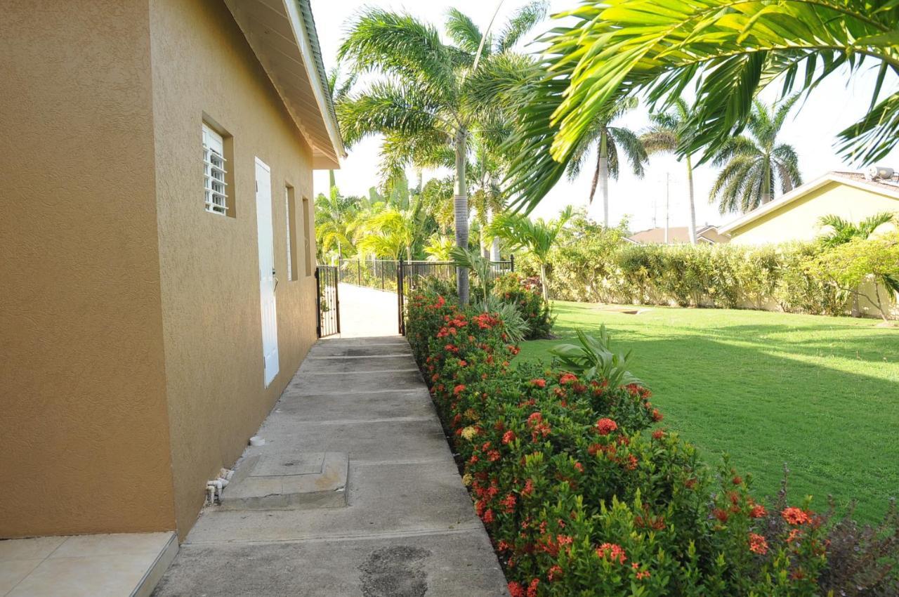 Ocho Rios - Drax Hall Country Club 2-Bed Luxury Villa 奥乔里奥斯 外观 照片