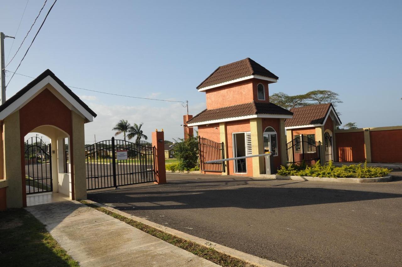 Ocho Rios - Drax Hall Country Club 2-Bed Luxury Villa 奥乔里奥斯 外观 照片