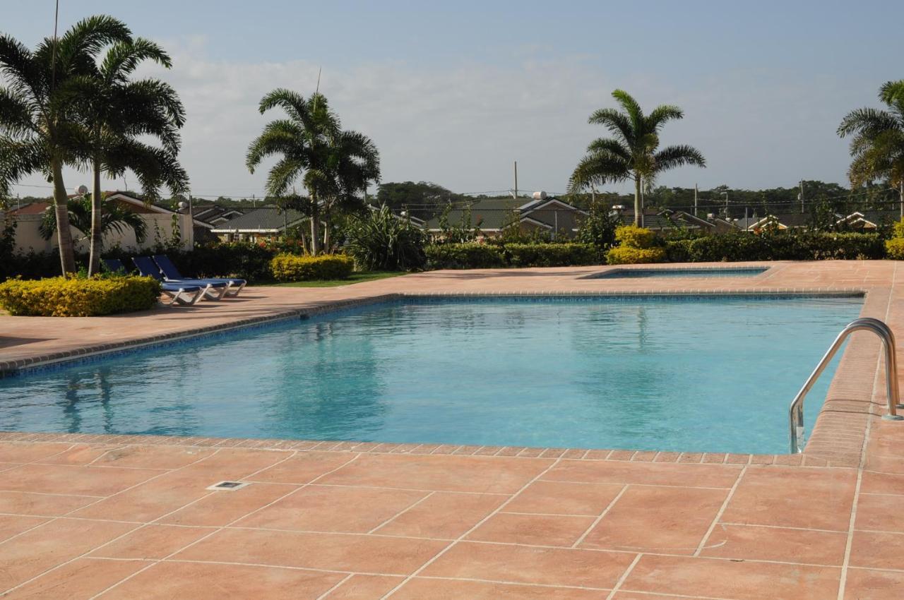 Ocho Rios - Drax Hall Country Club 2-Bed Luxury Villa 奥乔里奥斯 外观 照片